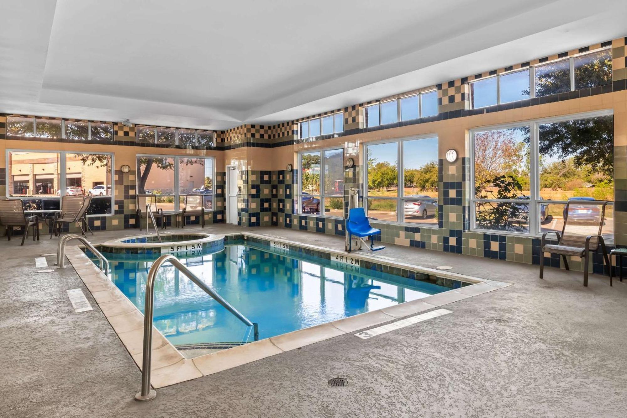 Comfort Inn & Suites Near Lake Lewisville Corinth Luaran gambar
